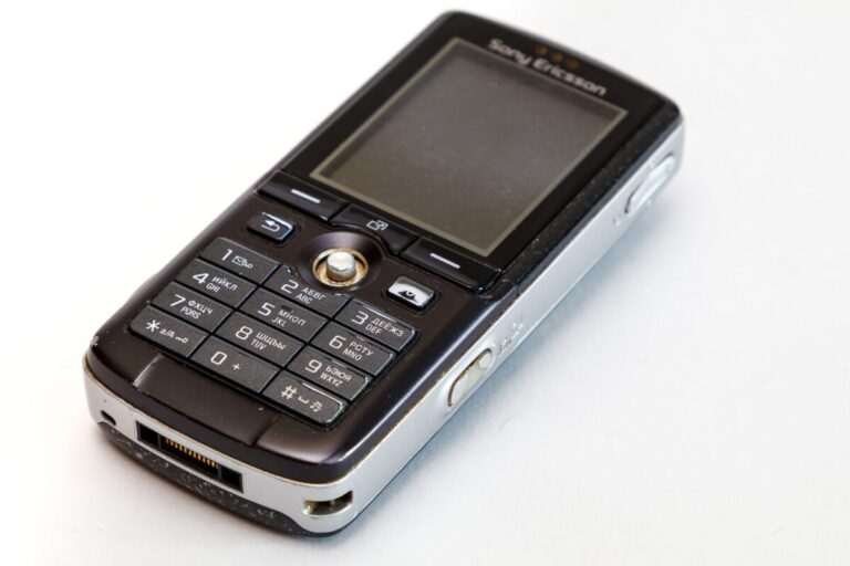 Algunos propietarios todavía utilizan el teléfono móvil Sony Ericsson. Su archivo THM no se puede abrir en teléfonos de otros fabricantes.